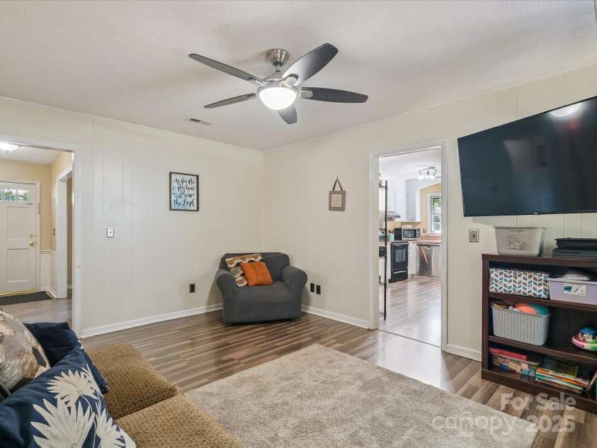 8128 Blairtree Court, Charlotte, NC 28227.  MLS# CAR4287043, YatesRealty ID 31418. 