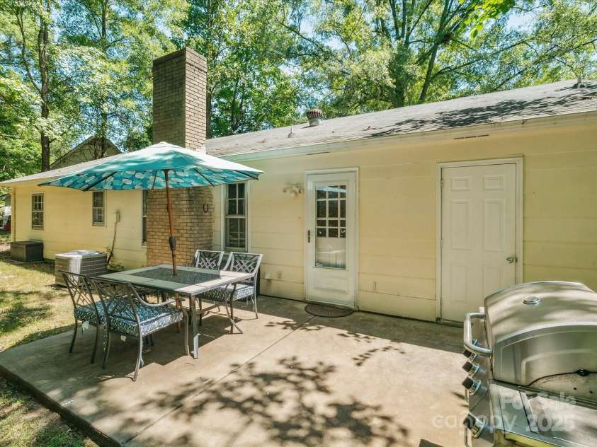 8128 Blairtree Court, Charlotte, NC 28227.  MLS# CAR4287043, YatesRealty ID 31418. 