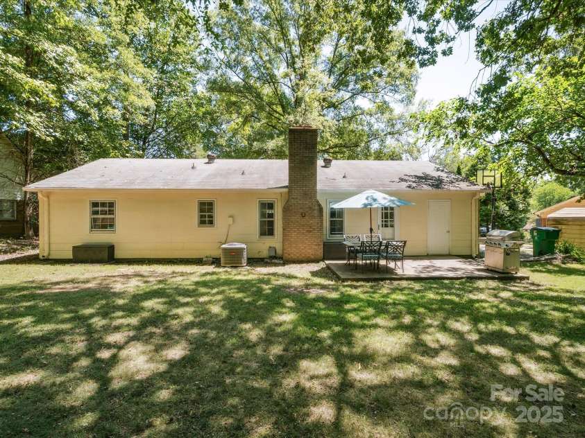 8128 Blairtree Court, Charlotte, NC 28227.  MLS# CAR4287043, YatesRealty ID 31418. 