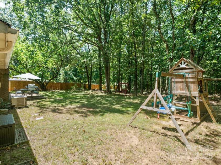 8128 Blairtree Court, Charlotte, NC 28227.  MLS# CAR4287043, YatesRealty ID 31418. 