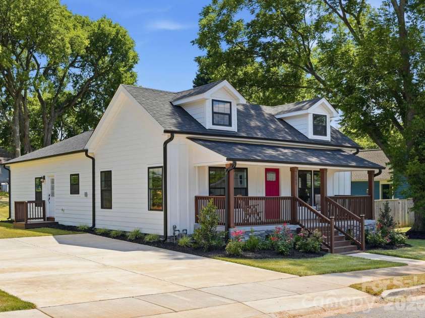 203 Lee Street, Fort Mill, SC 29715.  MLS# CAR4353922, YatesRealty ID 3142. 