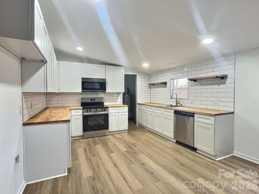 6205 Richburg Road, Great Falls, SC 29055.  MLS# CAR4337918, YatesRealty ID 3142. 