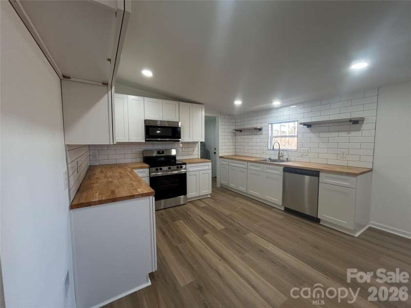 6205 Richburg Road, Great Falls, SC 29055.  MLS# CAR4337918, YatesRealty ID 3142. 