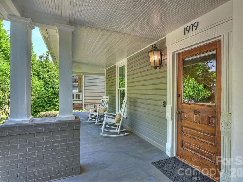 1919 Springdale Avenue, Charlotte, NC 28203.  MLS# CAR4378756, YatesRealty ID 31420. 
