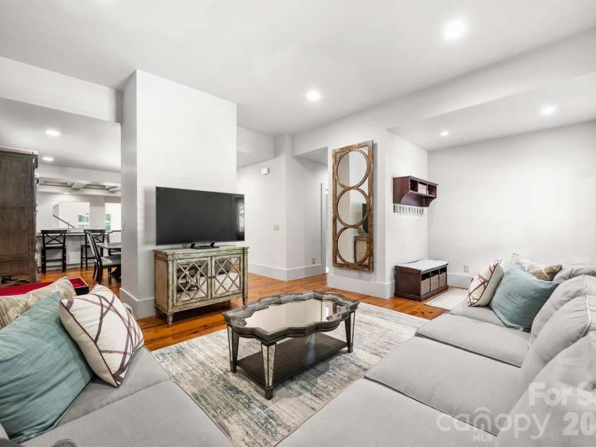 1919 Springdale Avenue, Charlotte, NC 28203.  MLS# CAR4378756, YatesRealty ID 31420. 
