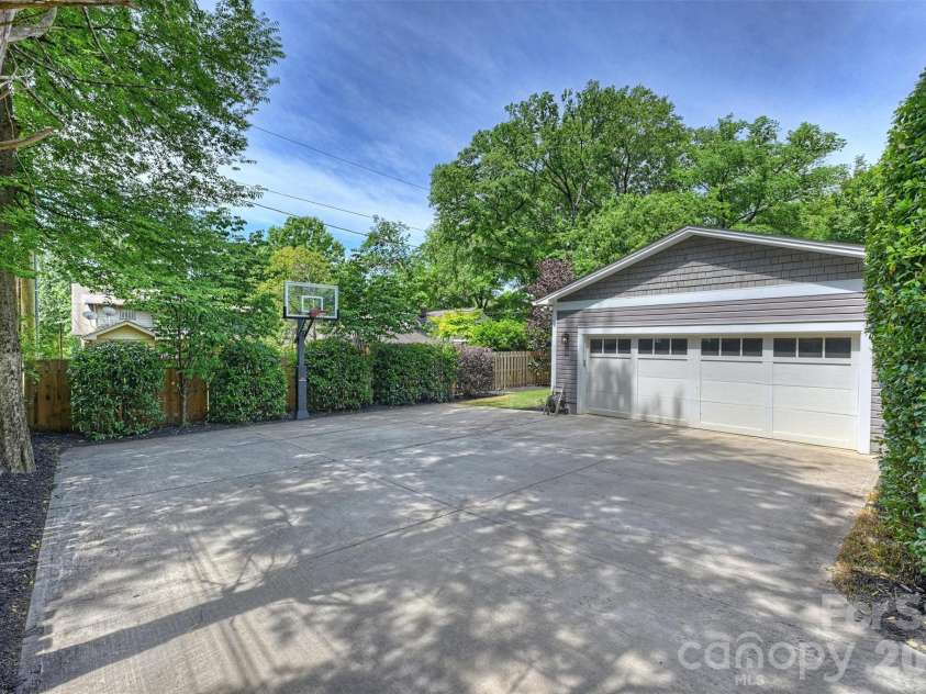 1919 Springdale Avenue, Charlotte, NC 28203.  MLS# CAR4378756, YatesRealty ID 31420. 