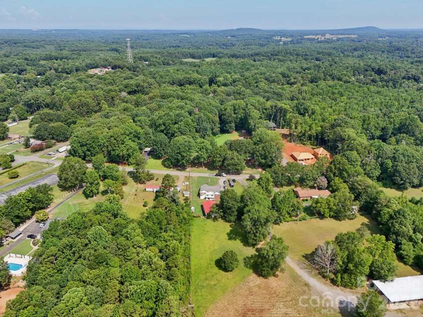 3325 Fairview Drive, Gastonia, NC 28052.  MLS# CAR4286770, YatesRealty ID 31421. 