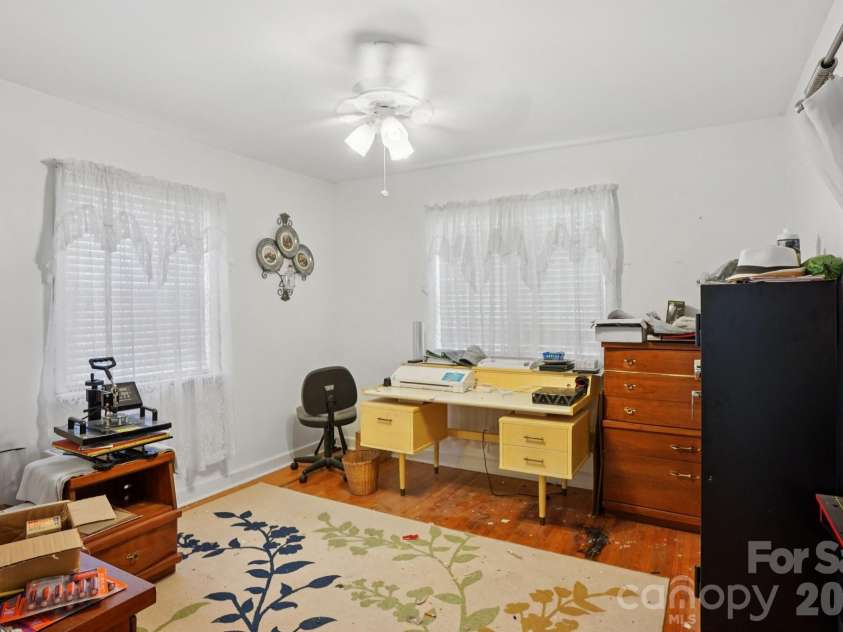 3325 Fairview Drive, Gastonia, NC 28052.  MLS# CAR4286770, YatesRealty ID 31421. Bed 2