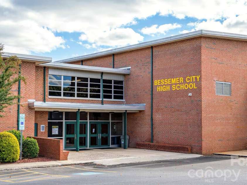 3325 Fairview Drive, Gastonia, NC 28052.  MLS# CAR4286770, YatesRealty ID 31421. Bessemer City High School