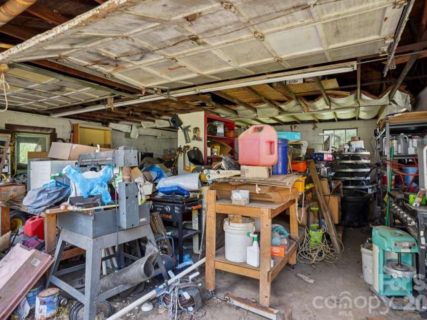 3325 Fairview Drive, Gastonia, NC 28052.  MLS# CAR4286770, YatesRealty ID 31421. Workshop