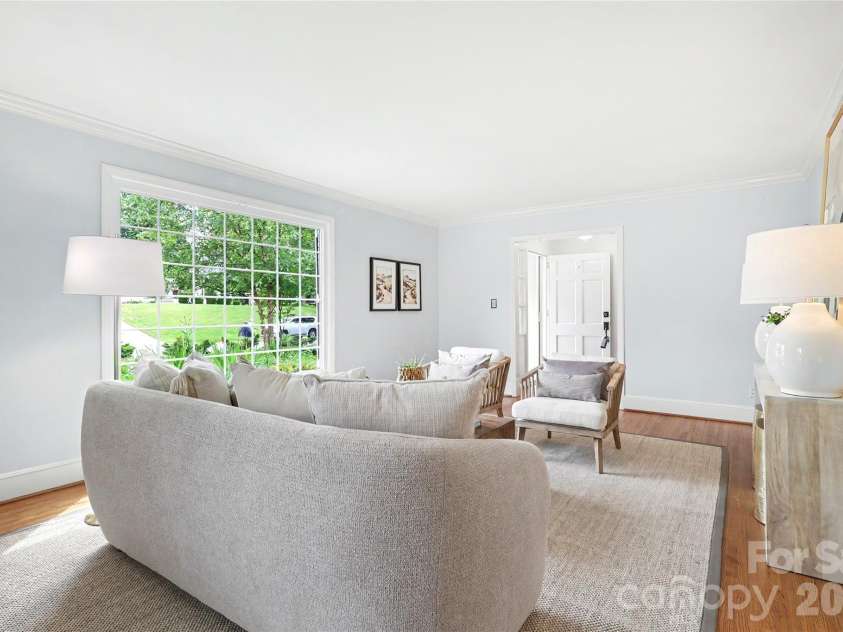 5420 Topping Place, Charlotte, NC 28209.  MLS# CAR4391903, YatesRealty ID 31421. 