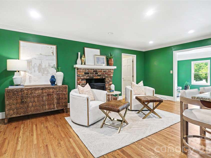 5420 Topping Place, Charlotte, NC 28209.  MLS# CAR4391903, YatesRealty ID 31421. 