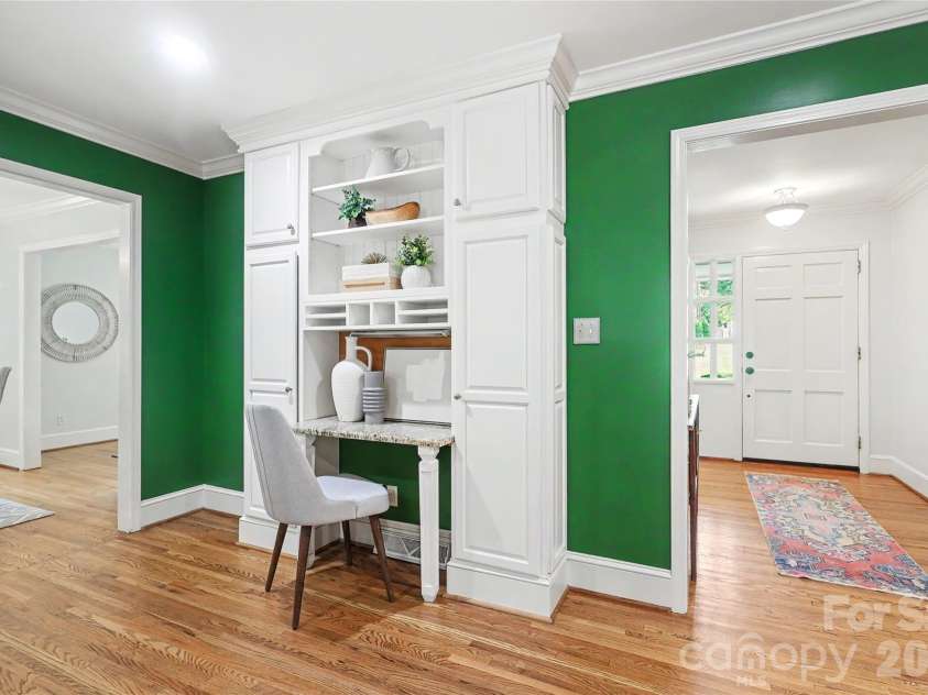 5420 Topping Place, Charlotte, NC 28209.  MLS# CAR4391903, YatesRealty ID 31421. 