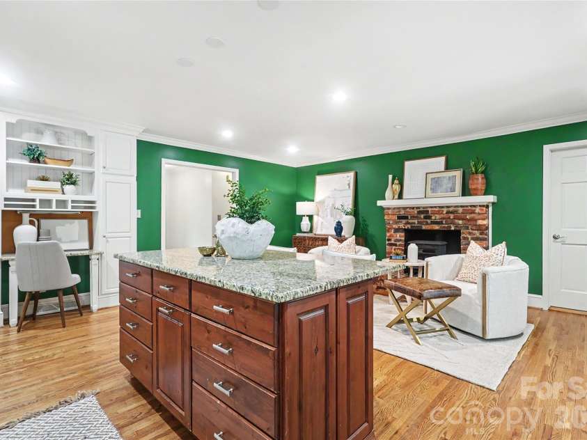 5420 Topping Place, Charlotte, NC 28209.  MLS# CAR4391903, YatesRealty ID 31421. 