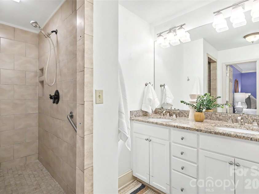 5420 Topping Place, Charlotte, NC 28209.  MLS# CAR4391903, YatesRealty ID 31421. 