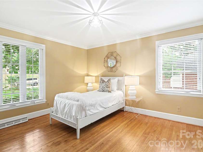 5420 Topping Place, Charlotte, NC 28209.  MLS# CAR4391903, YatesRealty ID 31421. 