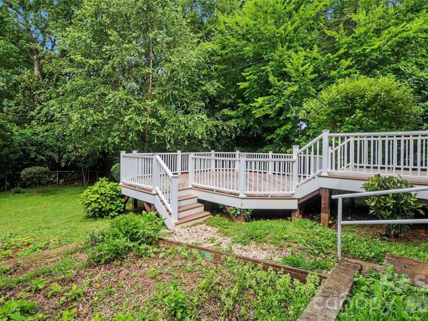 5420 Topping Place, Charlotte, NC 28209.  MLS# CAR4391903, YatesRealty ID 31421. 