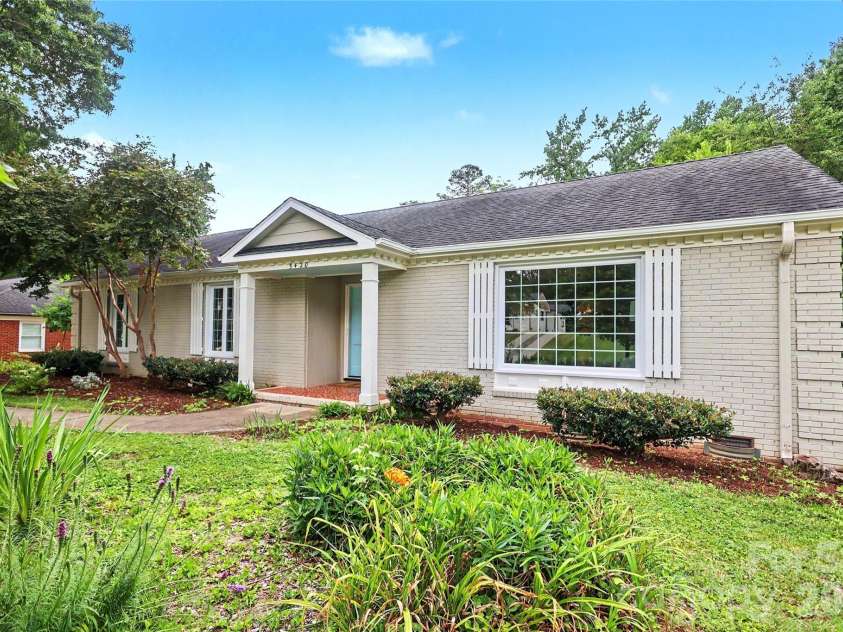 5420 Topping Place, Charlotte, NC 28209.  MLS# CAR4391903, YatesRealty ID 31421. 