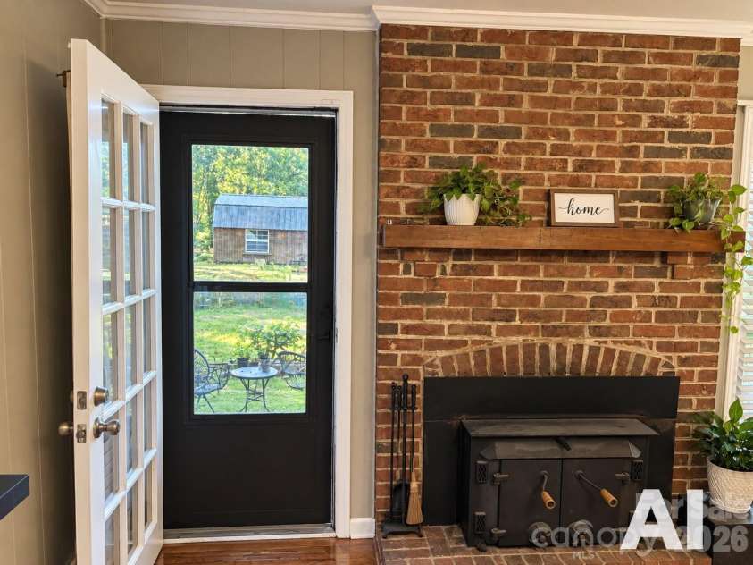7010 Ludwig Drive, Charlotte, NC 28215.  MLS# CAR4389475, YatesRealty ID 31422. 