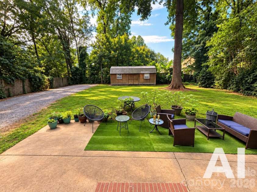 7010 Ludwig Drive, Charlotte, NC 28215.  MLS# CAR4389475, YatesRealty ID 31422. 