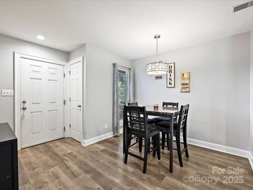 820 Hamiltons Harbor Drive, Lake Wylie, SC 29710.  MLS# CAR4284807, YatesRealty ID 31422. 