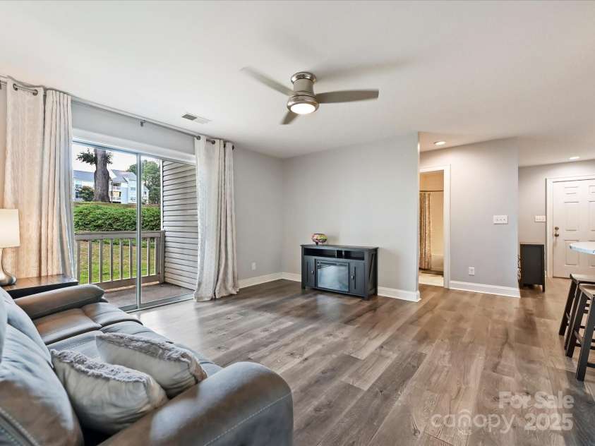 820 Hamiltons Harbor Drive, Lake Wylie, SC 29710.  MLS# CAR4284807, YatesRealty ID 31422. 