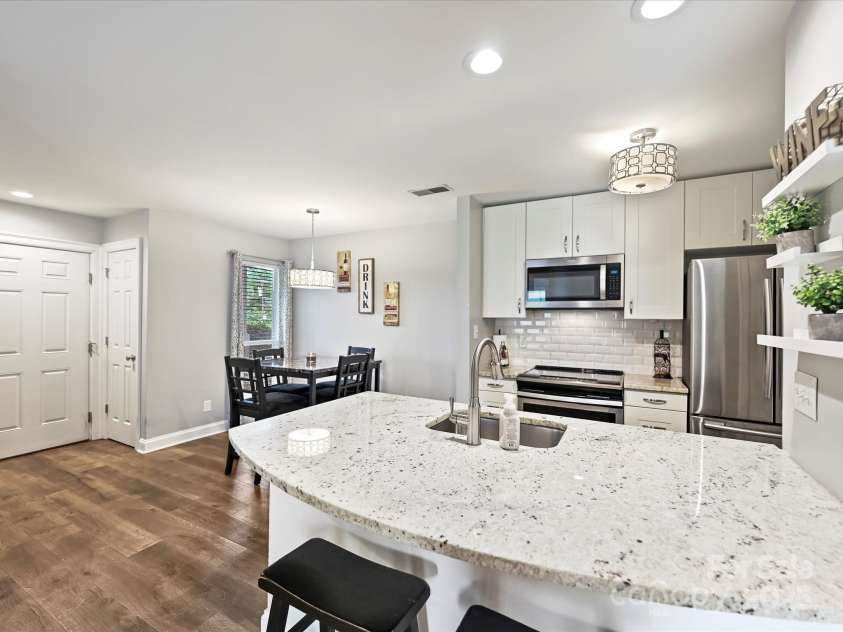 820 Hamiltons Harbor Drive, Lake Wylie, SC 29710.  MLS# CAR4284807, YatesRealty ID 31422. 