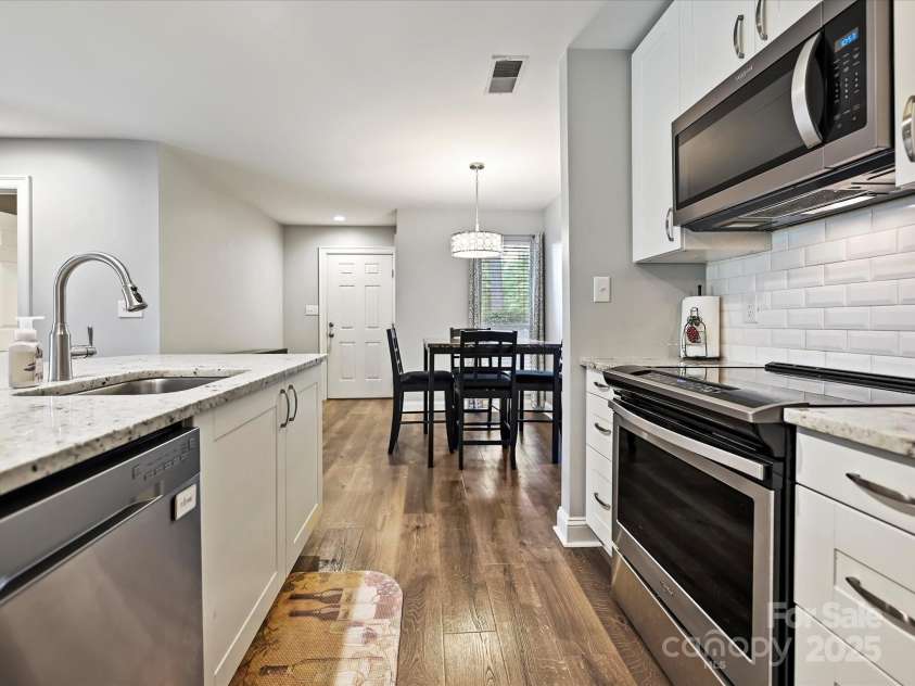 820 Hamiltons Harbor Drive, Lake Wylie, SC 29710.  MLS# CAR4284807, YatesRealty ID 31422. 