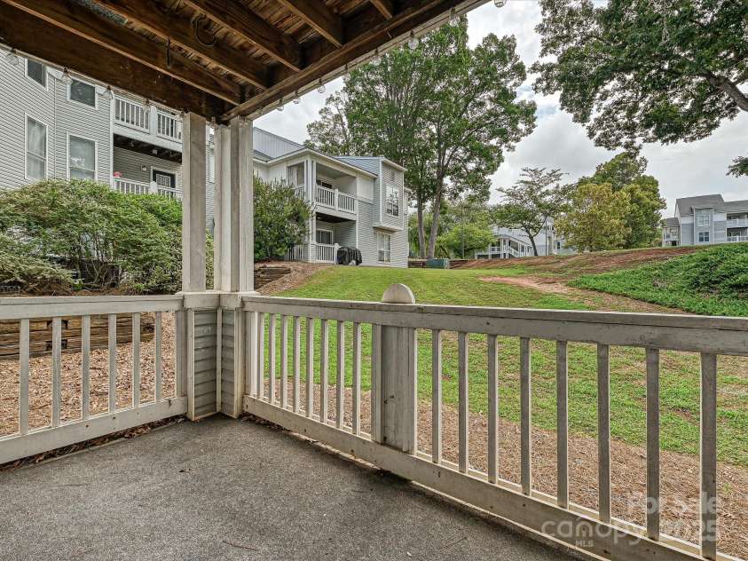 820 Hamiltons Harbor Drive, Lake Wylie, SC 29710.  MLS# CAR4284807, YatesRealty ID 31422. 