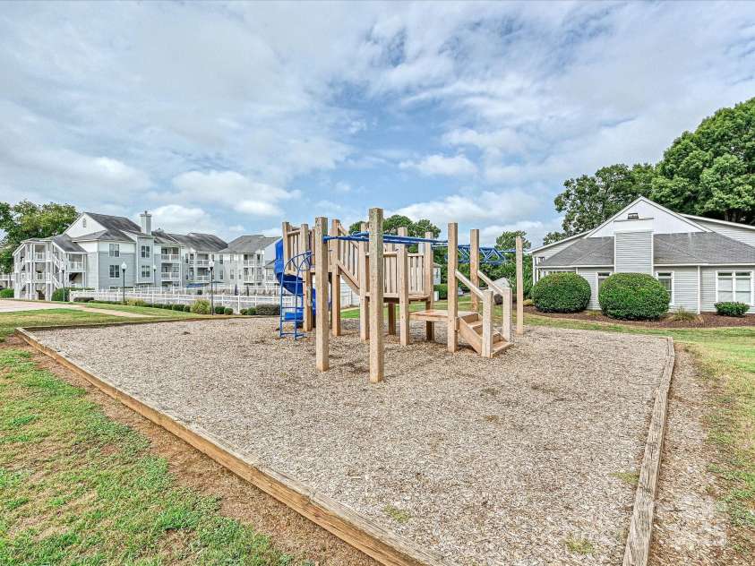 820 Hamiltons Harbor Drive, Lake Wylie, SC 29710.  MLS# CAR4284807, YatesRealty ID 31422. 