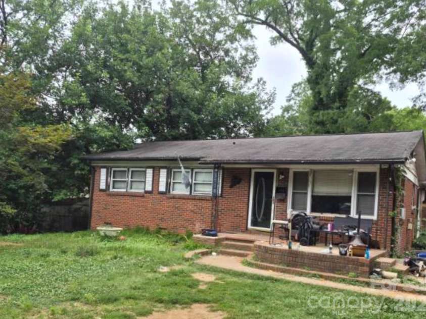 3710 Lynette Court, Charlotte, NC 28217.  MLS# CAR4391232, YatesRealty ID 31423. 