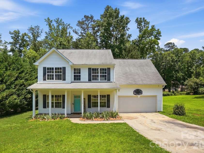 1520 Magnolia Drive, Lancaster, SC 29720.  MLS# CAR4393448, YatesRealty ID 31424. 