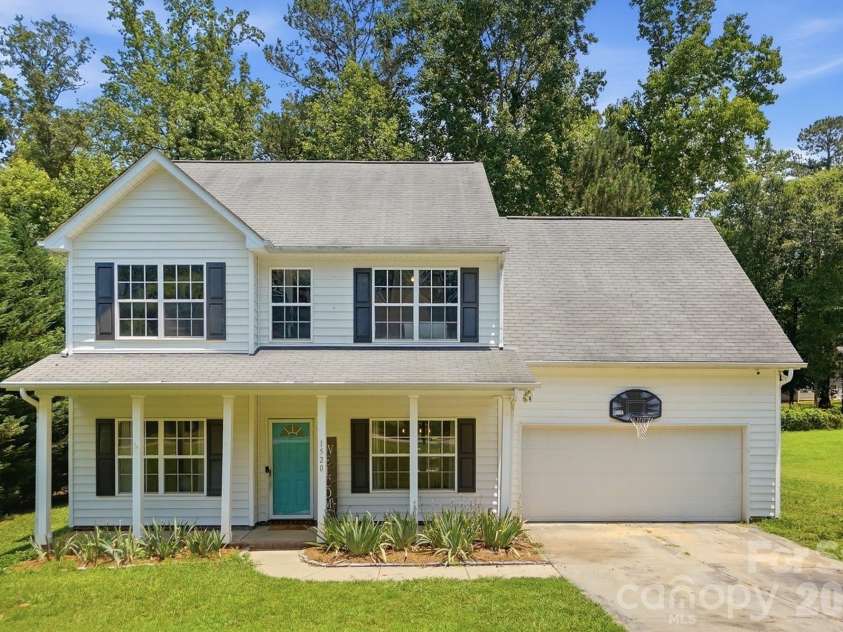 1520 Magnolia Drive, Lancaster, SC 29720.  MLS# CAR4393448, YatesRealty ID 31424. 