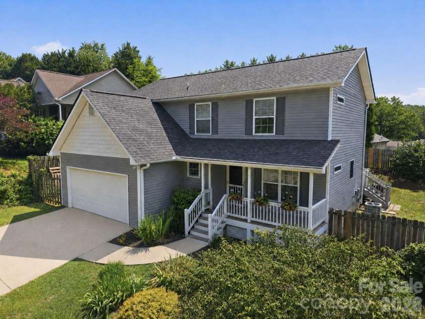 14 Grove Garden Avenue, Candler, NC 28715.  MLS# CAR4393185, YatesRealty ID 31425. 