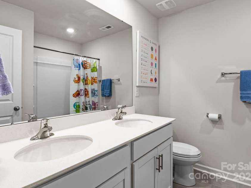 7172 Teague Drive, Gastonia, NC 28056.  MLS# CAR4280646, YatesRealty ID 31425. 