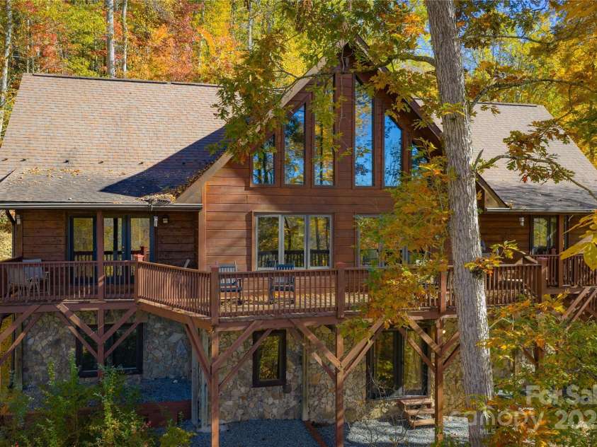 1821 Twin Rivers Drive, Boone, NC 28607.  MLS# CAR4289481, YatesRealty ID 31426. 