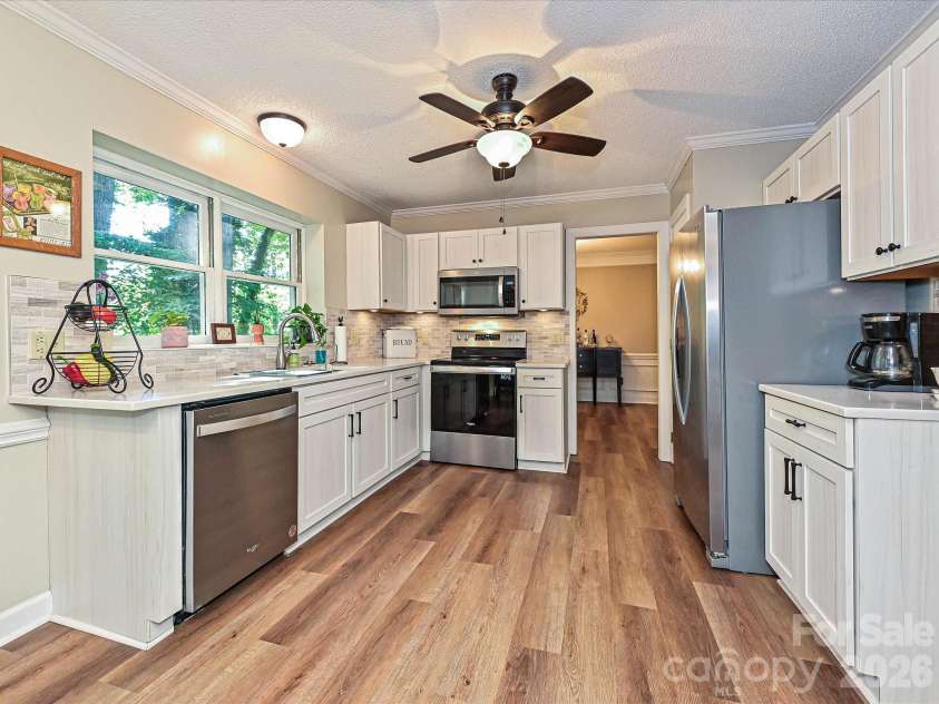 8717 Doe Path Lane, Huntersville, NC 28078.  MLS# CAR4395011, YatesRealty ID 31426. Kitchen