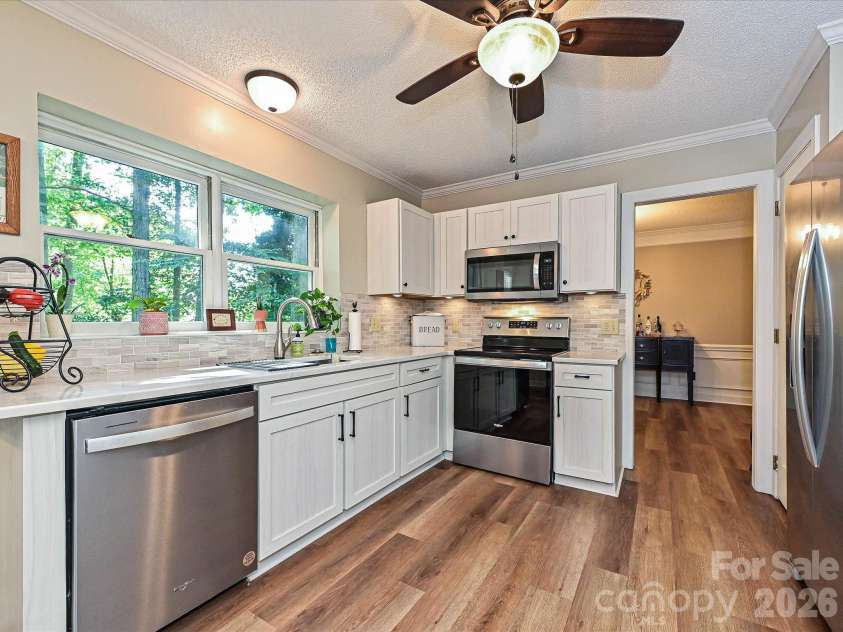 8717 Doe Path Lane, Huntersville, NC 28078.  MLS# CAR4395011, YatesRealty ID 31426. Kitchen