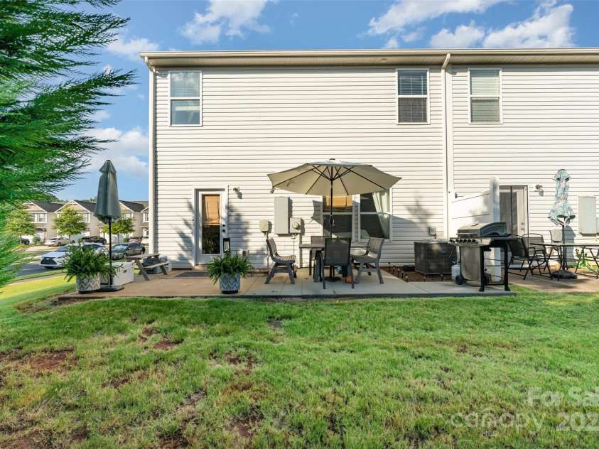 421 Tayberry Lane, Fort Mill, SC 29715.  MLS# CAR4286500, YatesRealty ID 31427. 