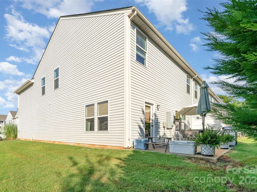 421 Tayberry Lane, Fort Mill, SC 29715.  MLS# CAR4286500, YatesRealty ID 31427. 