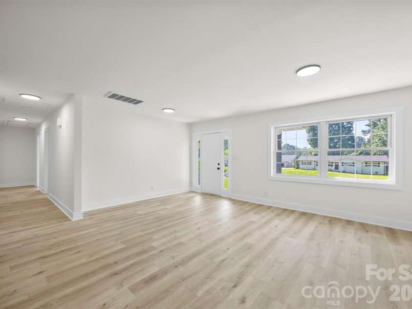 5421 Maplewood Lane, Charlotte, NC 28227.  MLS# CAR4392667, YatesRealty ID 31427. 