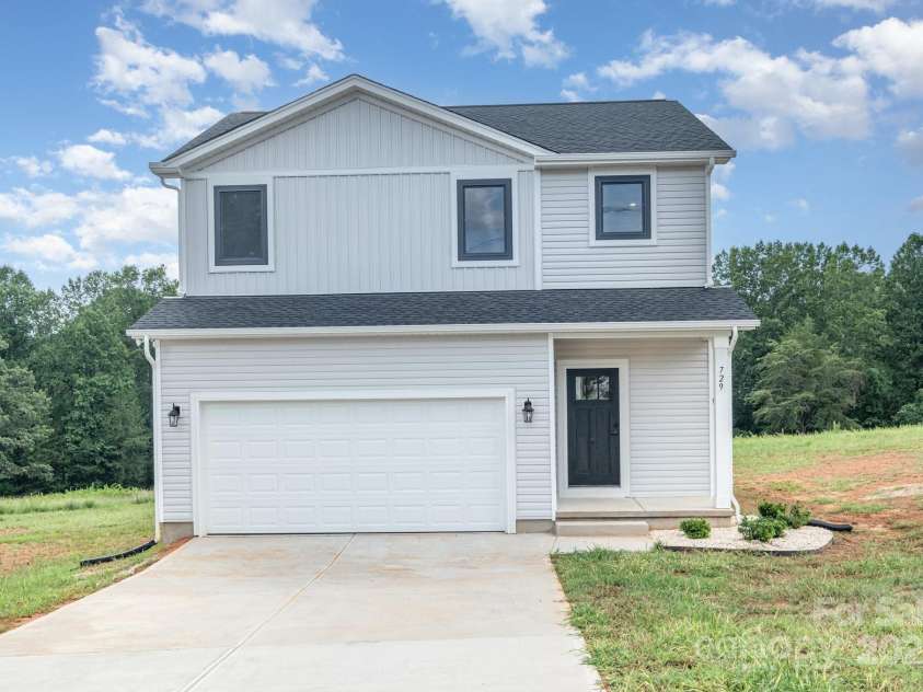 729 32nd Street, Conover, NC 28613.  MLS# CAR4285385, YatesRealty ID 31428. 