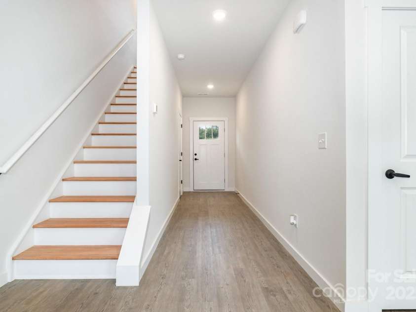 729 32nd Street, Conover, NC 28613.  MLS# CAR4285385, YatesRealty ID 31428. 