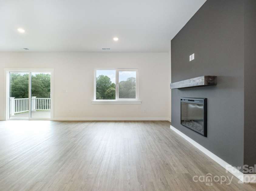 729 32nd Street, Conover, NC 28613.  MLS# CAR4285385, YatesRealty ID 31428. 