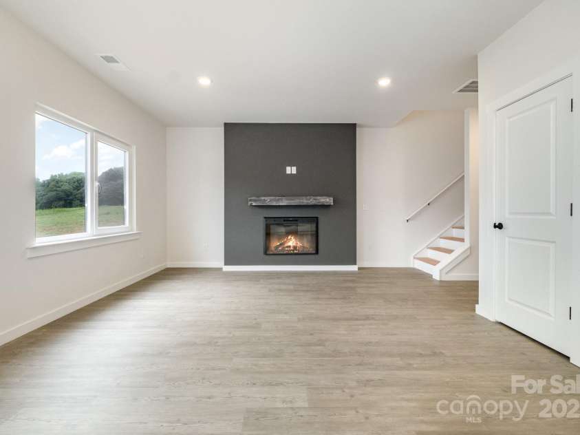 729 32nd Street, Conover, NC 28613.  MLS# CAR4285385, YatesRealty ID 31428. 