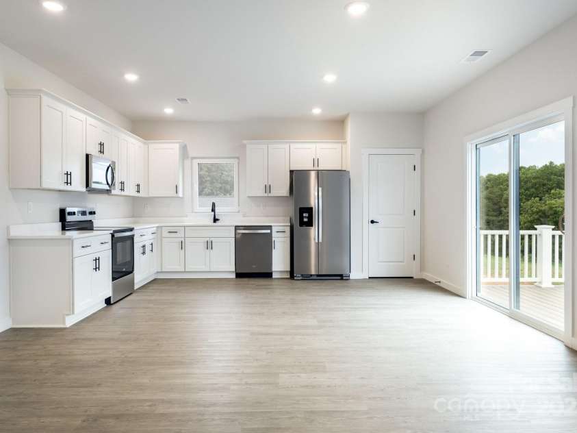 729 32nd Street, Conover, NC 28613.  MLS# CAR4285385, YatesRealty ID 31428. 