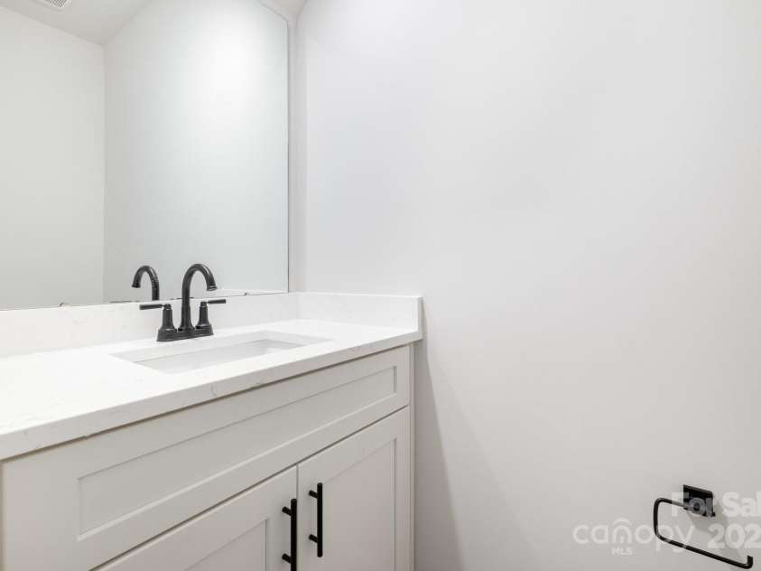 729 32nd Street, Conover, NC 28613.  MLS# CAR4285385, YatesRealty ID 31428. 