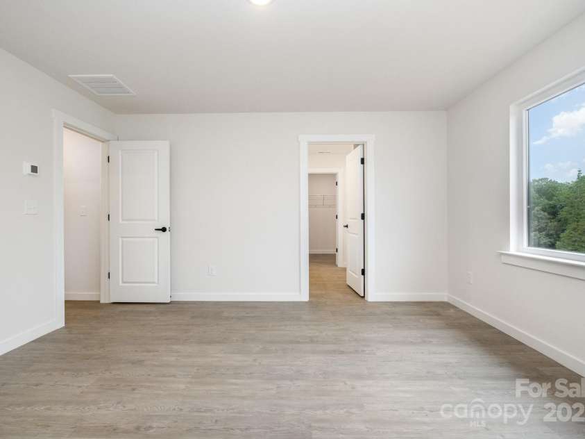 729 32nd Street, Conover, NC 28613.  MLS# CAR4285385, YatesRealty ID 31428. 