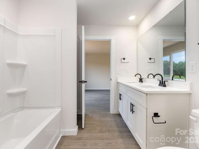 729 32nd Street, Conover, NC 28613.  MLS# CAR4285385, YatesRealty ID 31428. 