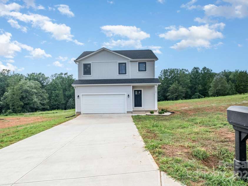 729 32nd Street, Conover, NC 28613.  MLS# CAR4285385, YatesRealty ID 31428. 